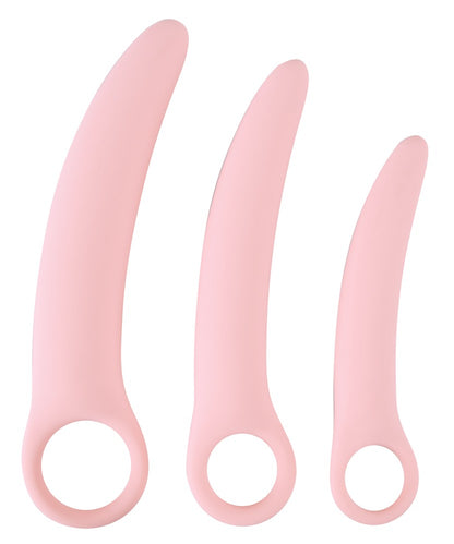 Sweet Smile Vaginal Trainers – drei rosafarbene Trainer in unterschiedlichen Größen mit abgerundeter Form und Ringgriff – erhältlich bei Evoria Care