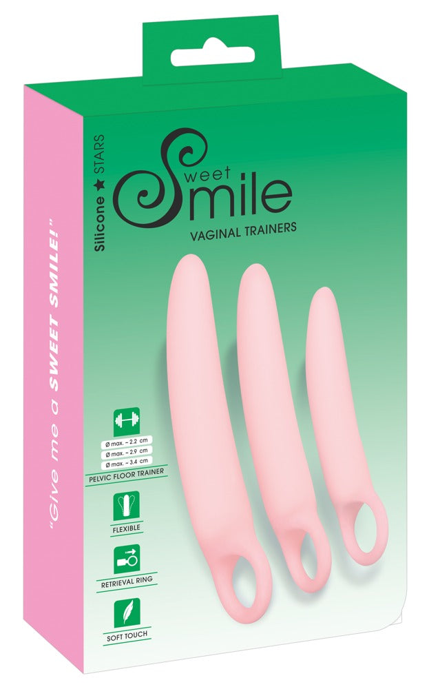 Sweet Smile Vaginal Trainers – flexibles Trainingsset mit drei rosafarbenen Trainern zusammen mit der Sweet Smile Verpackung – erhältlich bei Evoria Care