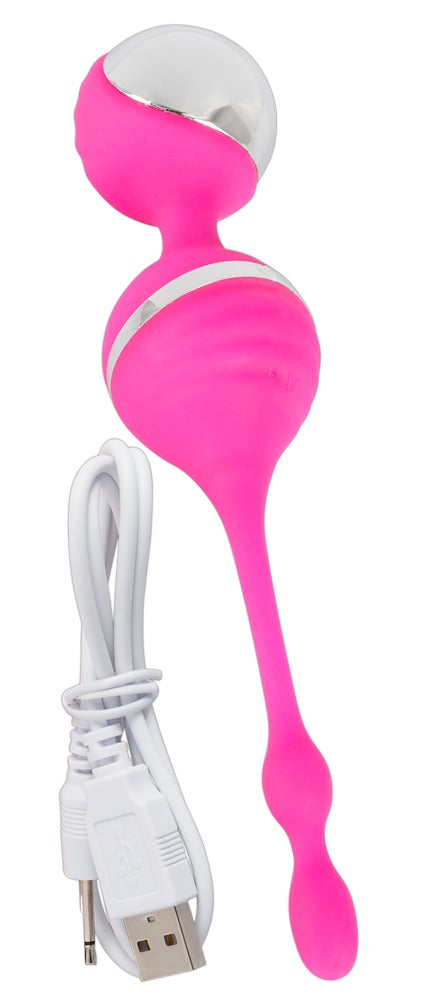 Sweet Smile Vibrating Love Balls in Pink – Detailansicht des oberen kugelförmigen Bereichs mit flexibler Rückholschlaufe – erhältlich bei Evoria Care
