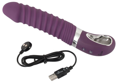 Sweet Smile Warming Soft Wärmevibrator in Dunkelviolett – Produktansicht mit Haltering und zugehörigem Ladekabel – erhältlich bei Evoria Care