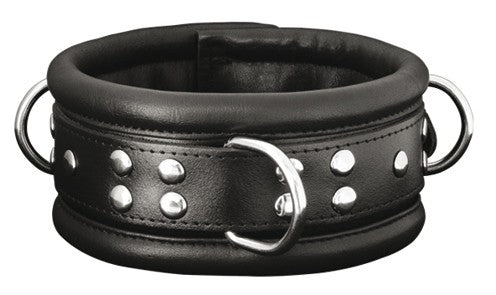 XX-DREAMSTOYS Leder-Halsfessel – breites schwarzes gepolstertes Bondage-Halsband mit silberfarbenen Nieten, Schnallenverschluss und seitlichen Metallringen – erhältlich bei Evoria Care