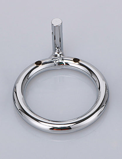 XX-DREAMSTOYS Metal Cock Cage Banana Shape – einzelner silberfarbener Basisring als Bestandteil des Metall-Peniskäfigs – erhältlich bei Evoria Care