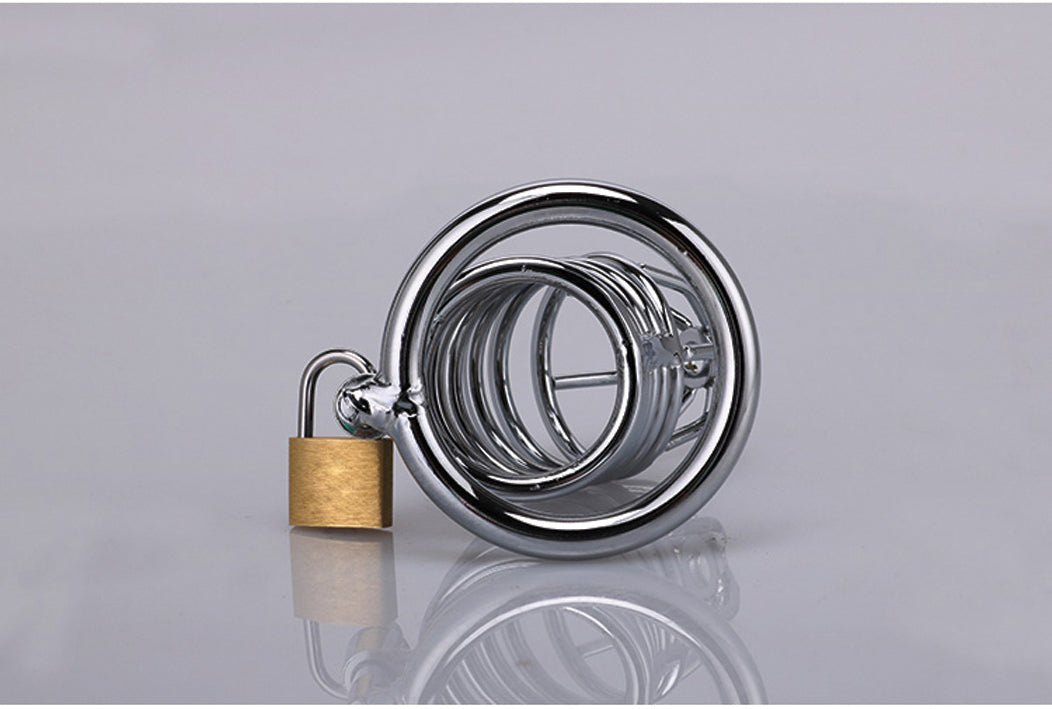XX-DREAMSTOYS Metal Cock Cage Snake Shape – Frontansicht des Metall-Peniskäfigs mit offener Metallkonstruktion und seitlichem Verschluss – erhältlich bei Evoria Care