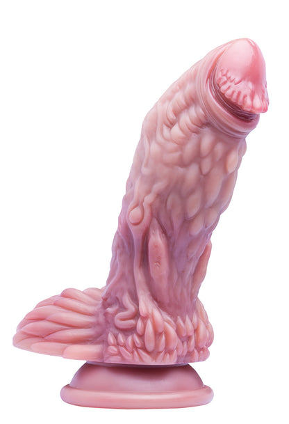 XX-DREAMSTOYS Mutant No. 3 – rosafarbener Fantasy-Dildo mit nach vorne gebogenem Schaft, unregelmäßigen erhabenen Oberflächenstrukturen und breiter Saugnapfbasis in schräger Produktansicht auf weißem Hintergrund – erhältlich bei Evoria Care