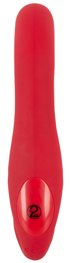 You2Toys RC Strapless Strap-On 3 in Rot – Frontansicht mit schlanker geschwungener Form und integriertem Bedienelement – erhältlich bei Evoria Care