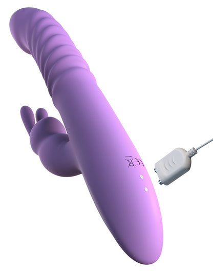 Rückansicht des Fantasy For Her Thrusting Silicone Rabbit mit Bedienelementen und USB-Ladekabel