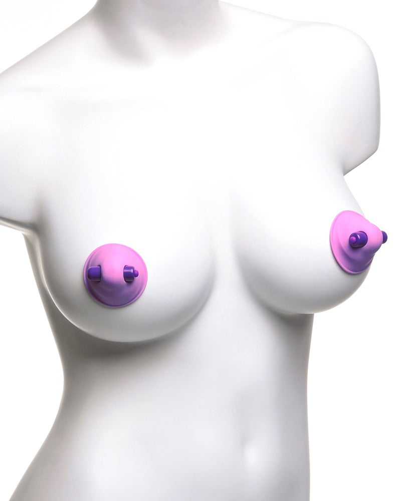 Fantasy For Her Vibrating Nipple Suck-Hers in einer schematischen Anwendungsdarstellung auf der Brust