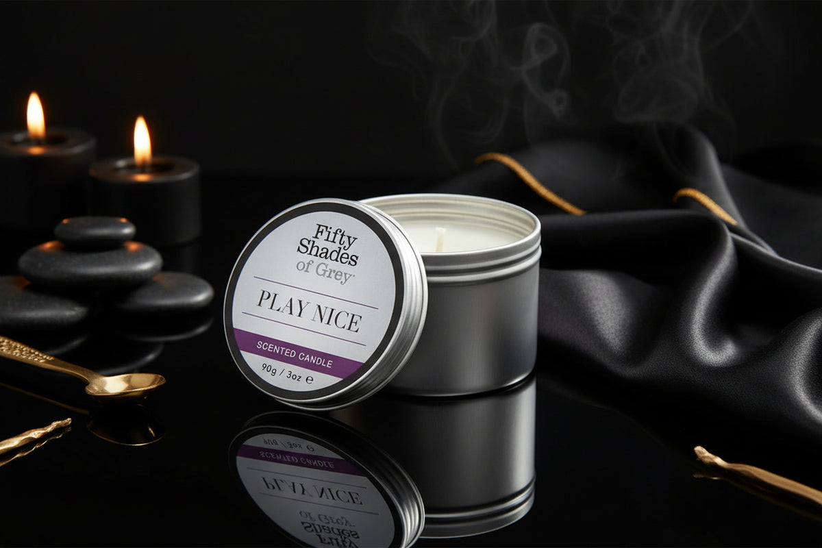 Play Nice Vanilla Massagekerze in stilvoller Metalldose