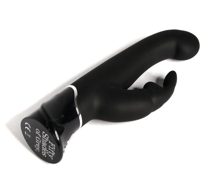 Rabbit Vibrator in liegender Perspektive mit ergonomischer Form