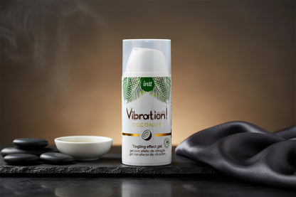 intt Liquid Vibration Coconut Stimulationsgel Flasche mit Kokos-Aroma und sanft stimulierendem Effekt