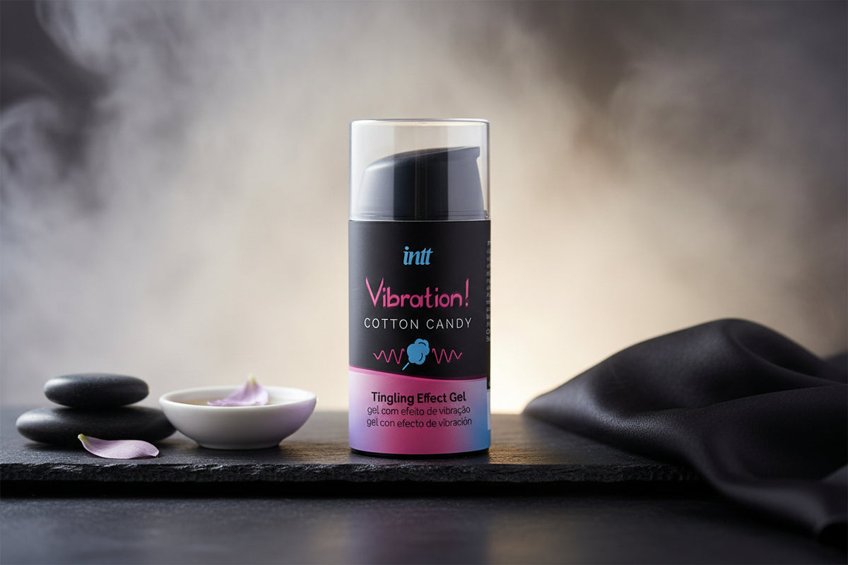 Das Produkt Liquid Vibration! Cotton Candy in ansprechender Verpackung für synnliche Intimität.