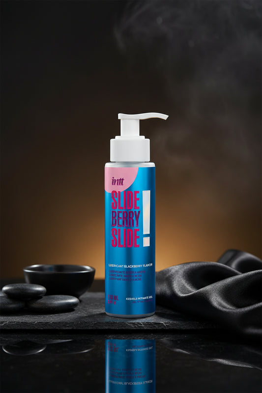 intt Slide Berry Slide wasserbasiertes Gleitgel mit Brombeer Aroma im Pumpspender 100 ml
