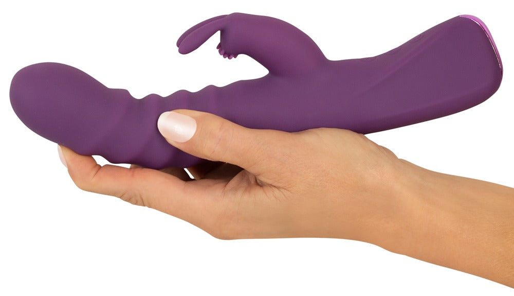 Rabbit Vibrator in der Hand gehalten zur Größenveranschaulichung