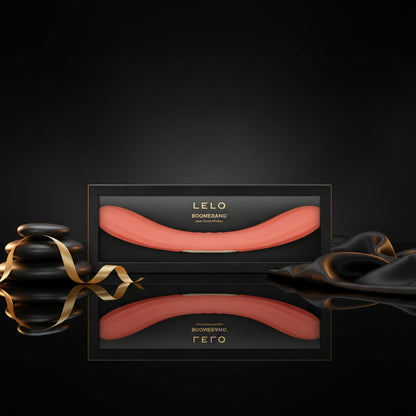 LELO Boomerang Doppelvibrator aus weichem Silikon in Koralle