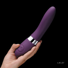 Detailaufnahme des LELO ELISE 2 Luxus Vibrators in ergonomischem Design