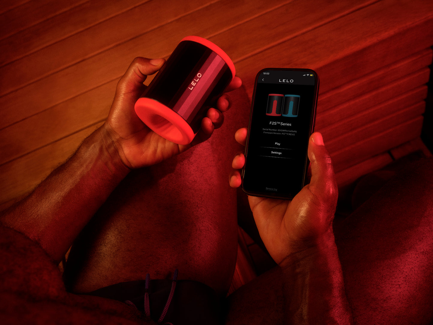 LELO F2S Ausdauertrainer in Rot bei der Anwendung mit App-Steuerung