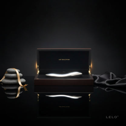 LELO INEZ Edelstahl in geöffneter Premium-Verpackung