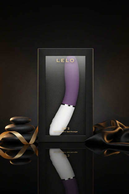 LELO LIV 3 G-Punkt-Vibrator in Lila auf dunklem Studiohintergrund