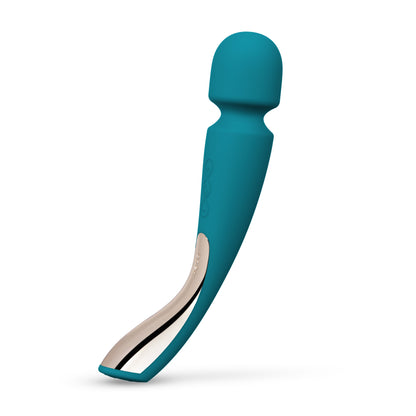LELO Smart Wand 2 Medium Seitenansicht in Türkis – ergonomischer Massager für Intimate Wellness