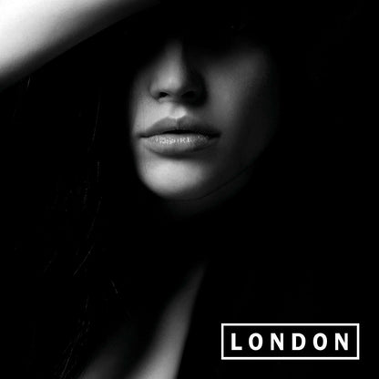LONDON Q 600 Feucht Kondome 52 mm – dunkles LONDON Markenmotiv mit stilisierter Gesichtsdarstellung