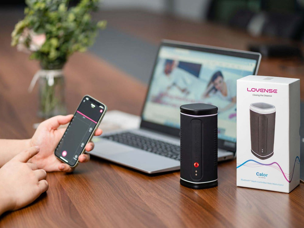 Lovense Calor mit Smartphone und Lovense App im Einsatz