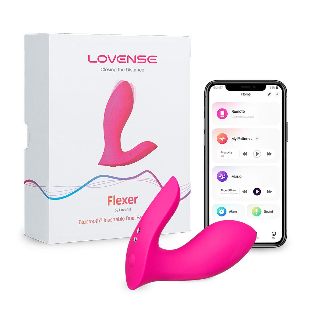 Lieferumfang des Lovense Flexer mit Produktverpackung und Smartphone