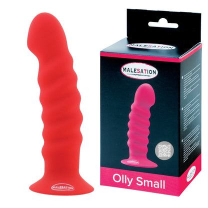 MALESATION Olly Small Silikon-Dildo in Rot neben der Produktverpackung