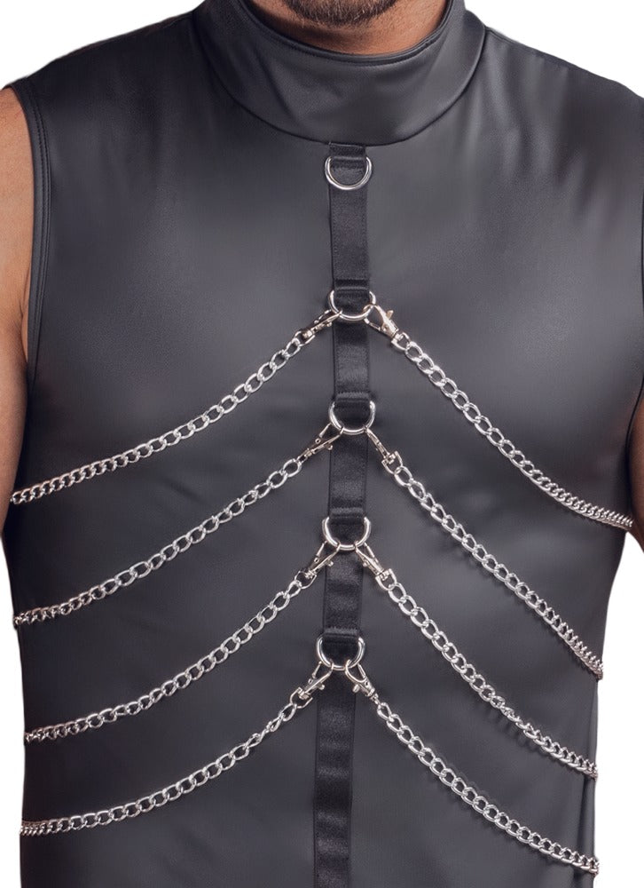 Detail des NEK Herren-Shirts im schwarzen Mattlook mit silberfarbenen Ringen und Karabinerketten auf der Front