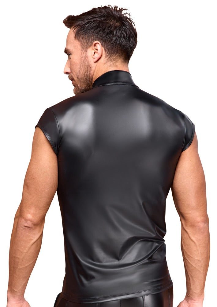 Rückansicht eines Mannes im schwarzen körperbetonenden NEK Mattlook-Shirt