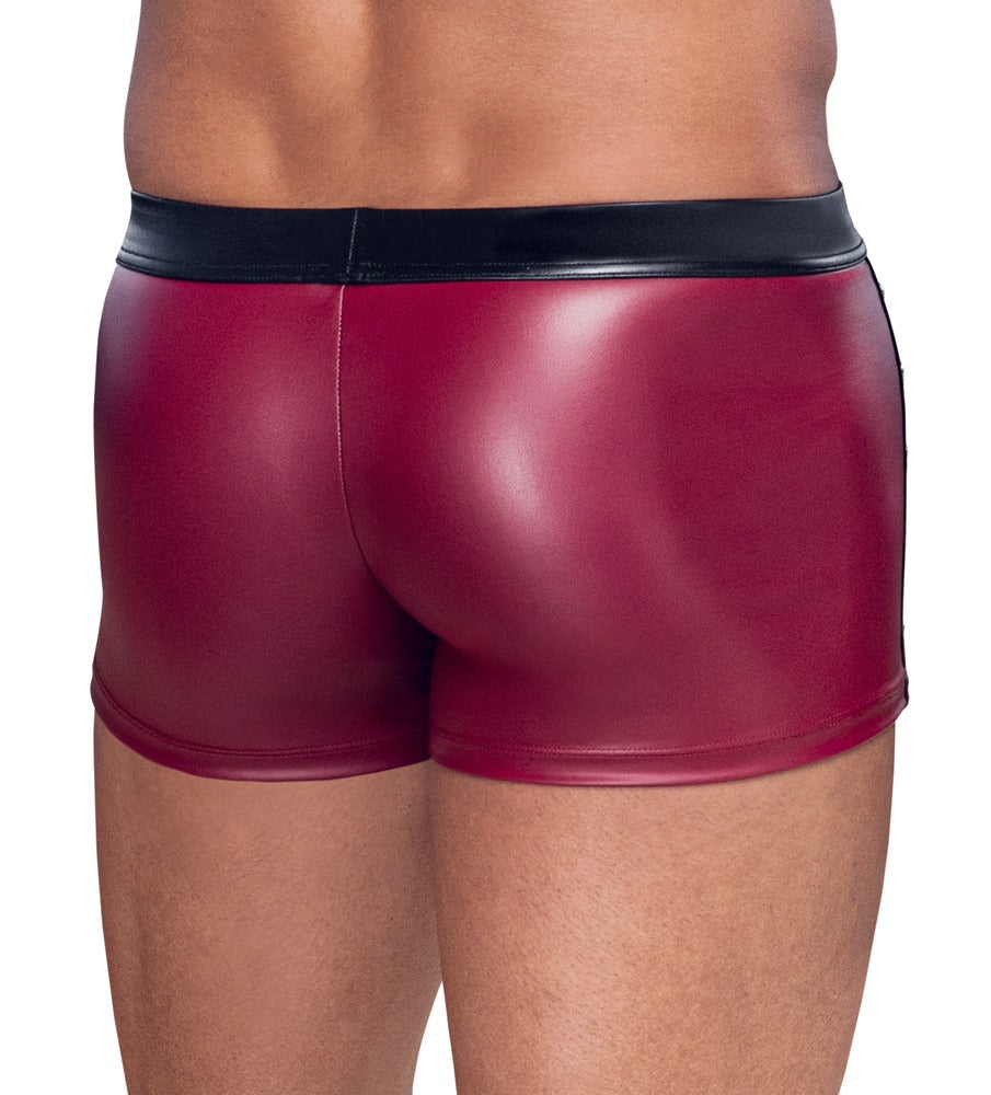 Rückansicht der NEK Pants am Model mit engem roten Mattlook und schwarzem Bund