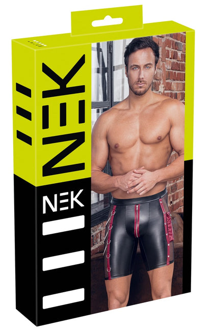 NEK Pants mit Ketten und rotem Mattlook-Design in der Originalverpackung