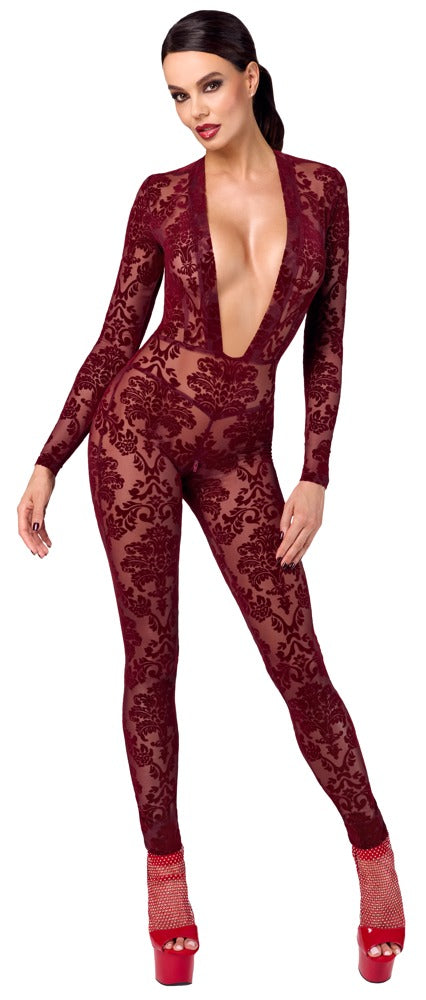 Model im Noir Kink Royal Langarm-Overall mit Flockprint in Burgundrot in der Vorderansicht