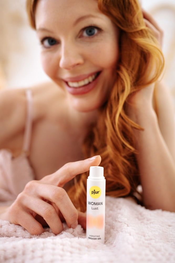 pjur WOMAN Lust Stimulationsgel in Anwendung für bewusste intime Momente