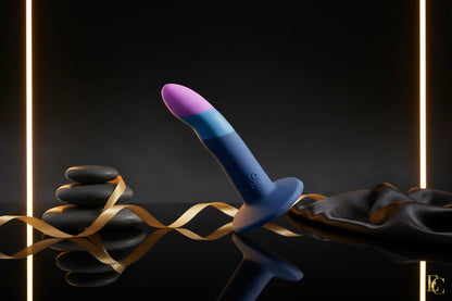 Dildo aus Silikon Seitenansicht ROMP Piccolo Pegging Kit