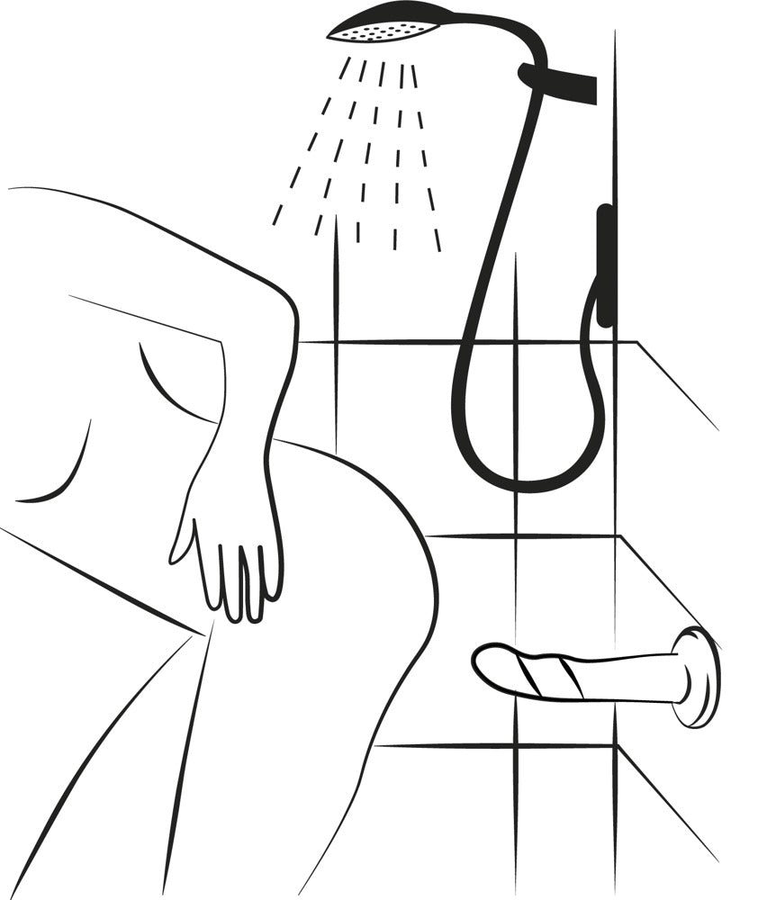 Reinigung des Strap-on Sets unter fließendem Wasser