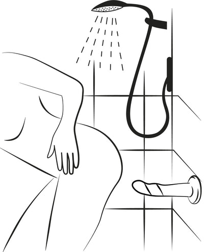 Reinigung des Strap-on Sets unter fließendem Wasser