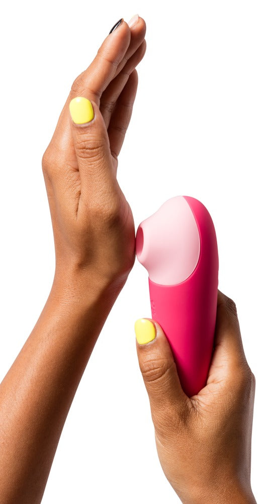 ROMP Shine X Pulsator ergonomisches Design in der Hand