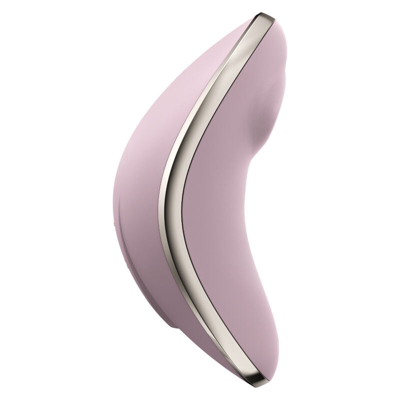 SATISFYER Vulva Lover 1 Luftpulsstimulator und Vibrator in Rosa mit geschwungener Form in der Seitenansicht