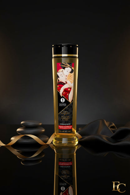 SHUNGA Massage Öl Romance Strawberry Sparkling Wine 240ml Flasche mit Glas und Erdbeeren