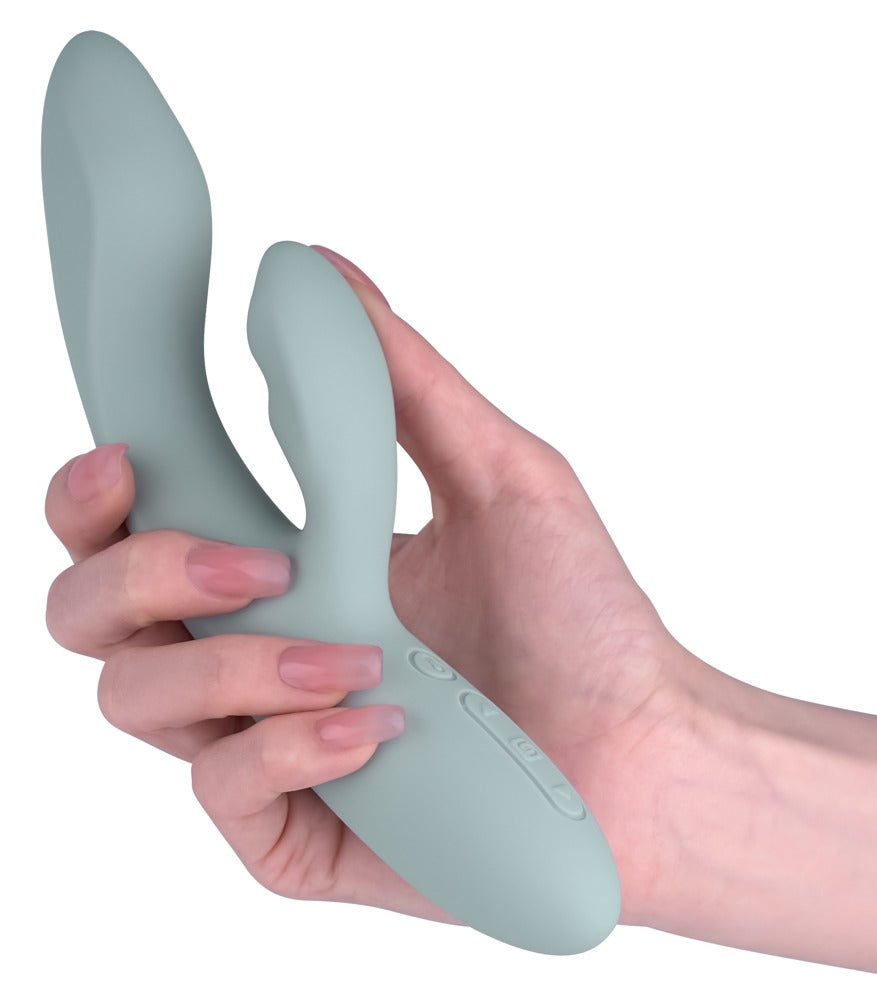 SVAKOM Chika Rabbitvibrator mit flexiblen Stimulationsarmen in der Hand