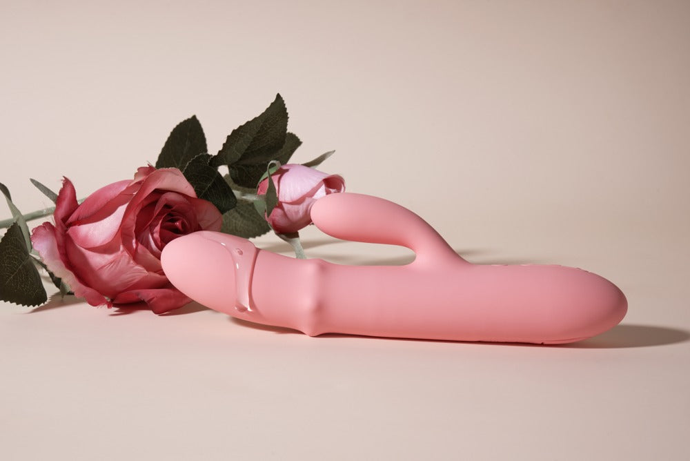 SVAKOM Mora Neo Rabbitvibrator – stilvolle Studioaufnahme des Intimate Wellness Toys