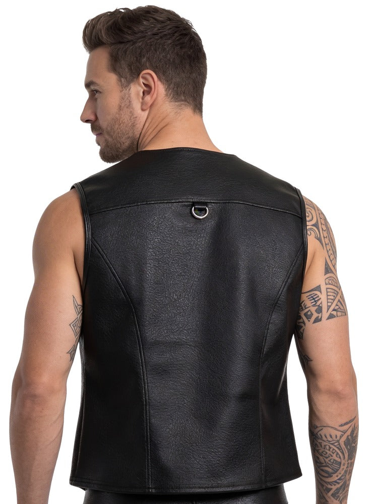 Svenjoyment Herren-Weste im schwarzen Leder-Look getragen von hinten mit akzentuierter Schulterpasse