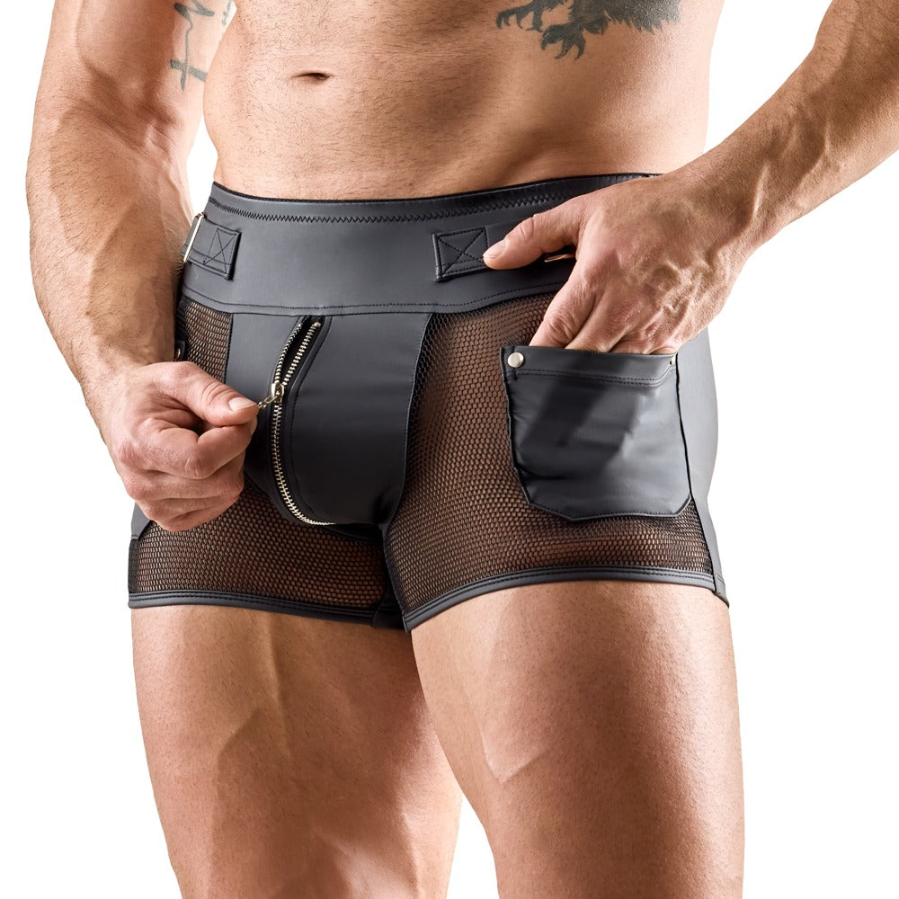 Detailansicht der Svenjoyment Mattlook-Pants am Model mit Reißverschluss