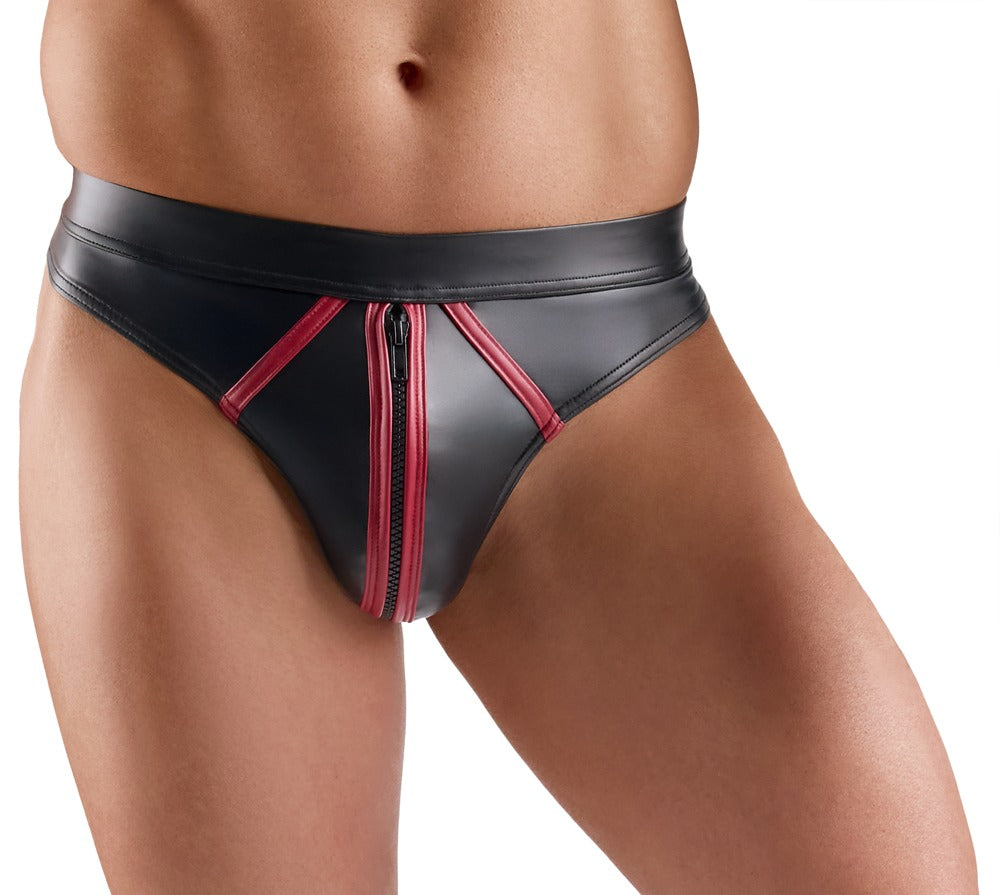 Model trägt den Svenjoyment Wetlook-Riostring in der Vorderansicht