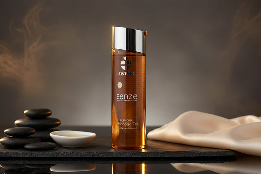 swede SENZE Massage Oil Euphoria veganes Massageöl mit Vanille und Sandelholz für entspannende intime Wellness Rituale