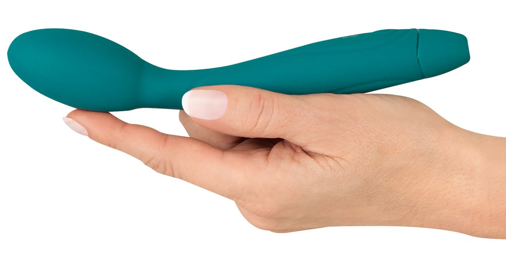 Sweet Smile Nodding Head G-Punkt-Vibrator in Türkis – Größenvergleich in einer Hand mit sichtbarer schlanker und geschwungener Form