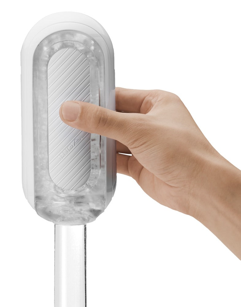 Handhabung des TENGA Flip Zero Gravity im geschlossenen Zustand