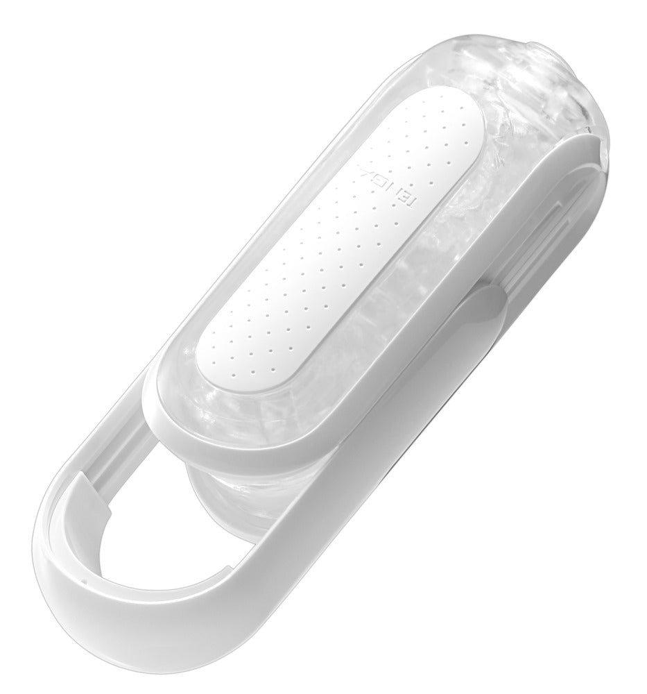 Tenga Flip Zero Black in liegender Perspektive – minimalistisches Design trifft auf funktionale Eleganz