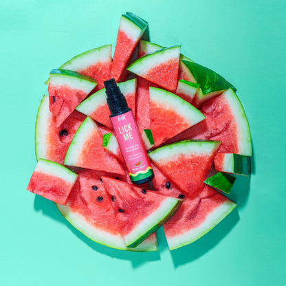 Wassermelonenstücke als Duft- und Geschmacksinspiration für intt Lick Me Gel