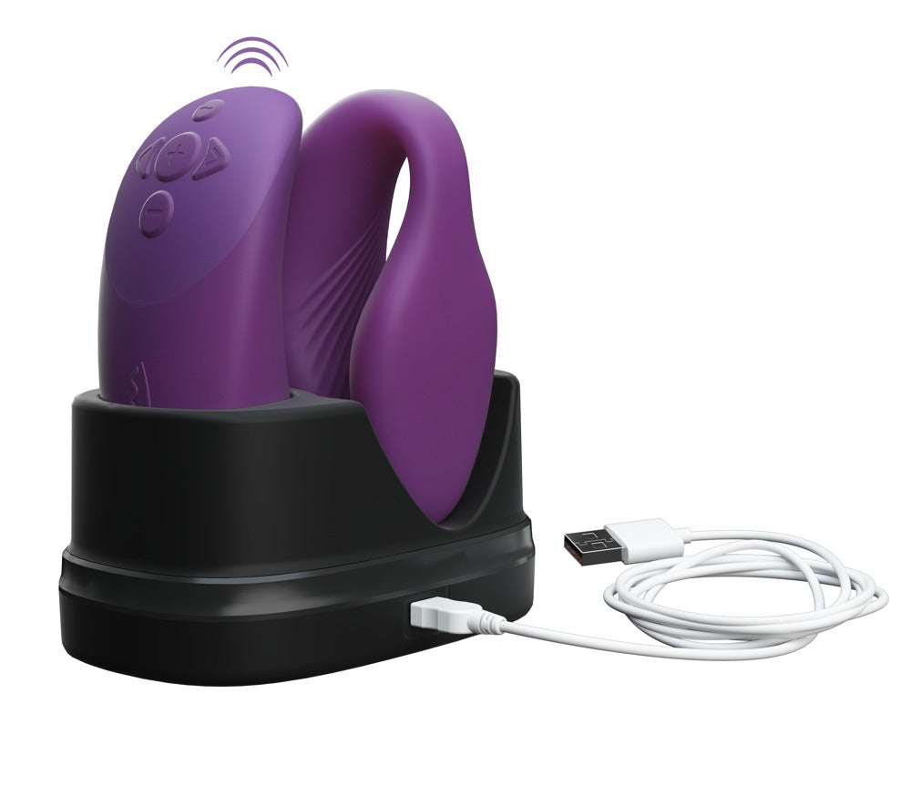 We-Vibe Chorus Paarvibrator in der Ladebox mit USB-Ladekabel